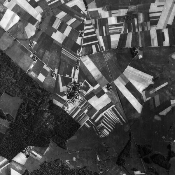 Datei:Friedrichsruhe-Luftbild-Dorf.jpg