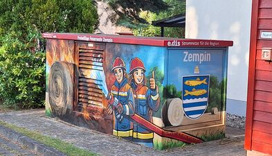 Verteiler vorm Feuerwehrgebäude 2026