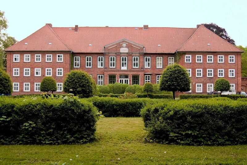 Datei:Schloss Dreilützow Schullandheim.jpg