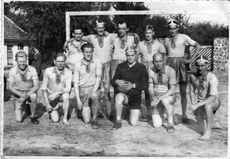 Datei:Handballmannschaft.jpg