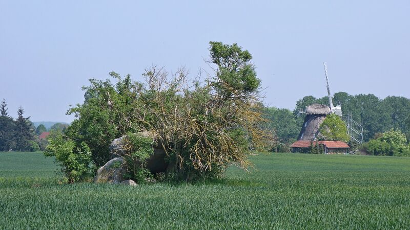 Datei:Hünengräber Grebbin 1.jpg