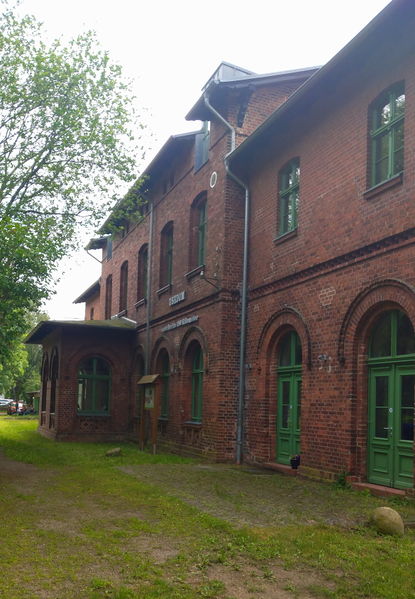 Datei:Usedom Bahnhof 1.jpg