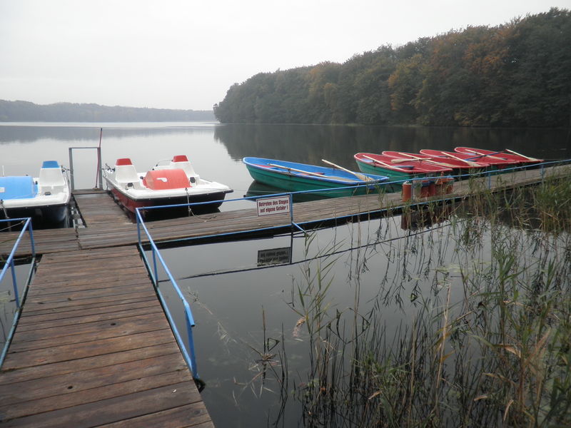 Datei:04 Wolgastsee Boote.jpg