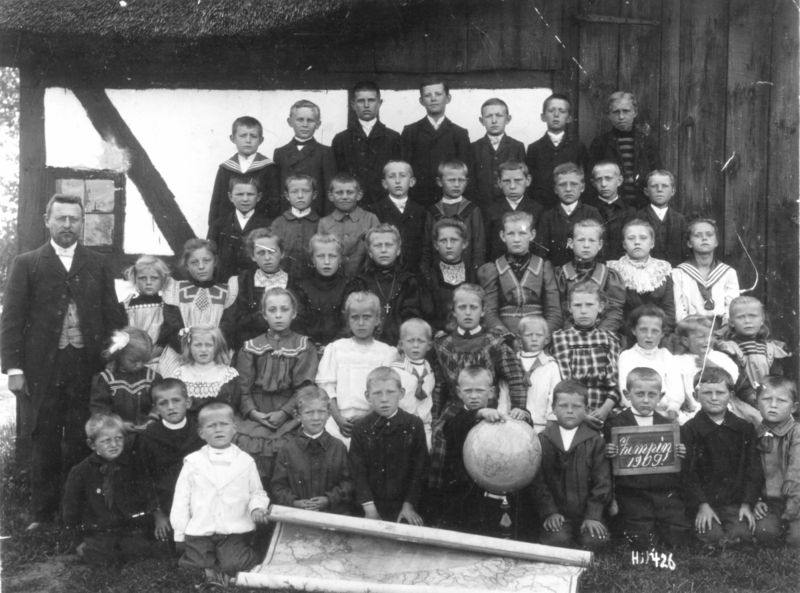 Datei:1909 ohne rahmen.jpg