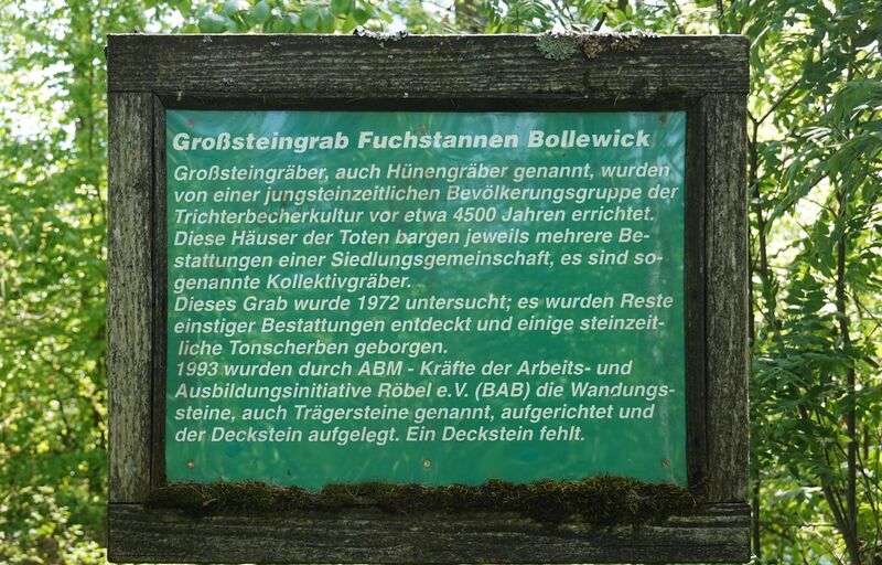 Datei:Hünengräber Bollewick b 1.jpg