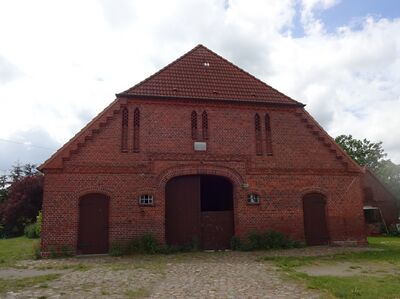 Besitz.Hufe 1.Vierst.-Hallenh. Massivbau.JPG