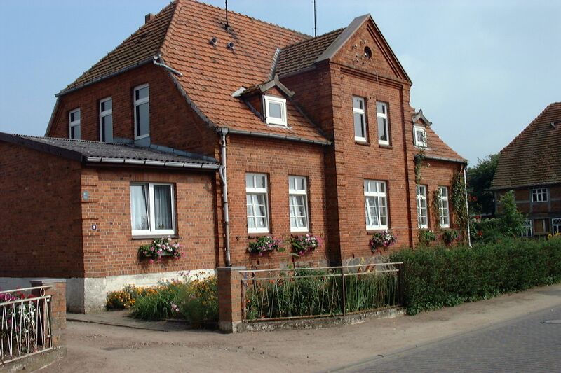 Datei:Dobbertin-Dorf 422 (2002).jpg