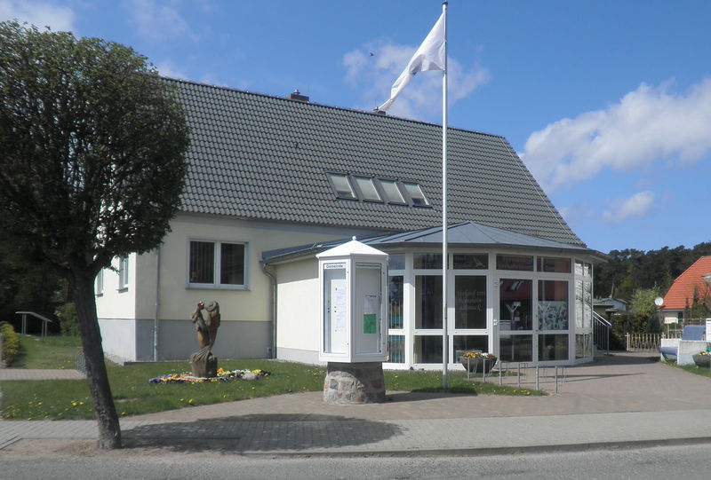 Datei:Gemeindehaus 2012.jpg