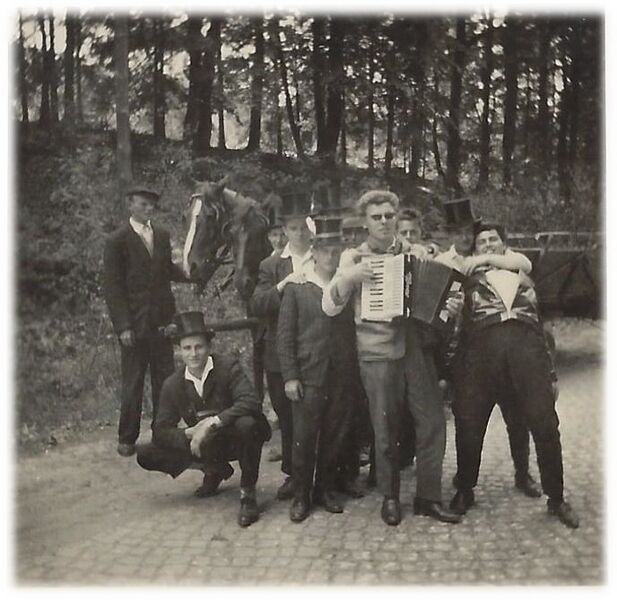 Datei:Friedrichsruhe Herrentag1.jpg