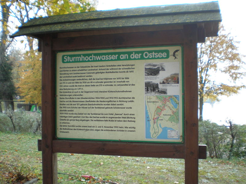 Datei:Sturmfluten Tafel Loddin.jpg