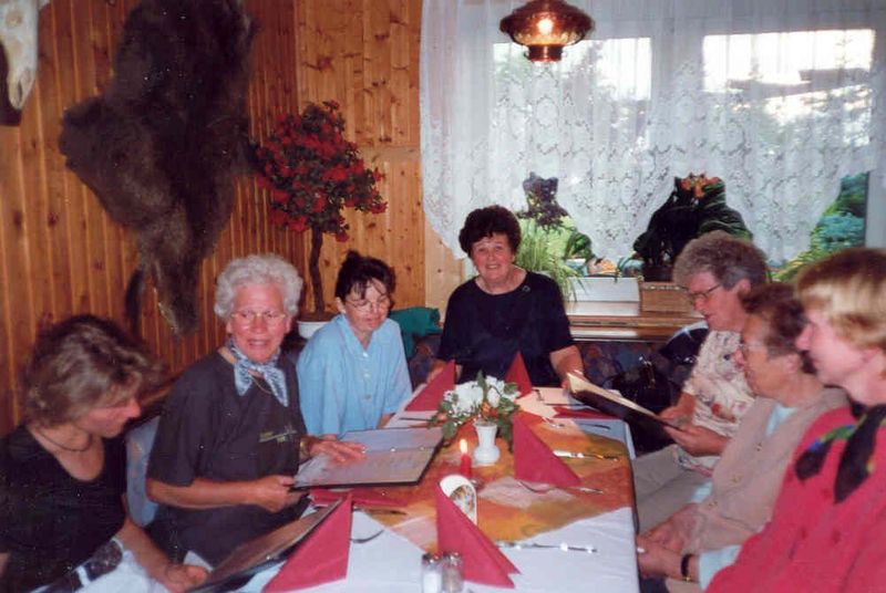 Datei:39. Frauengruppe.jpg