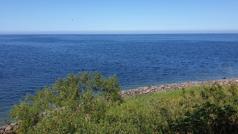 Datei:Greifswalder Oie 09 Steinwall.jpg