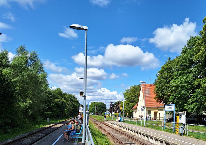 Datei:Zempin-Bahnhof-2023-1.jpg