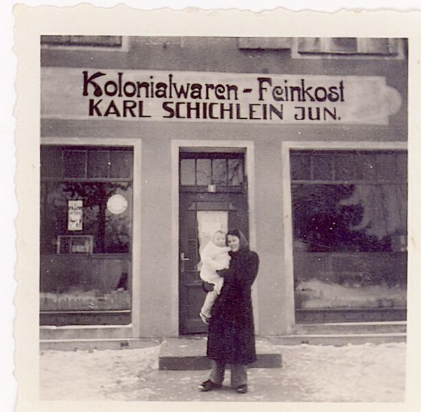 Datei:01 Laden Gründung.jpg