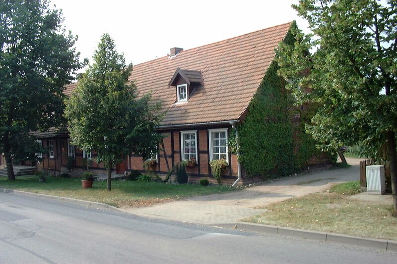 Datei:Dobbertin-Dorf 408 (2002).jpg