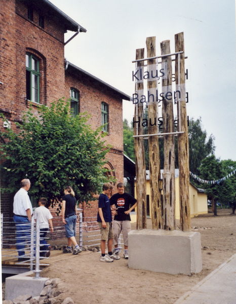 Datei:Usedom Naturparkamt 2003.jpg