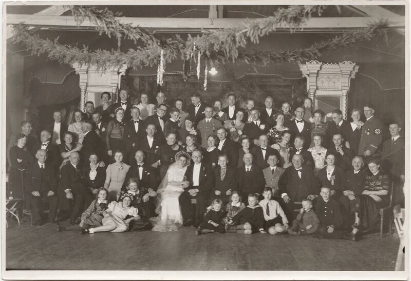 Datei:Goldenbow Kludt Saal.jpg