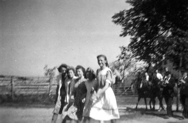 Datei:Groß Bengerstorf Ringreiten 1949.jpg