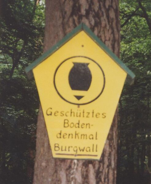 Datei:Mellenthin Burg 00.jpg