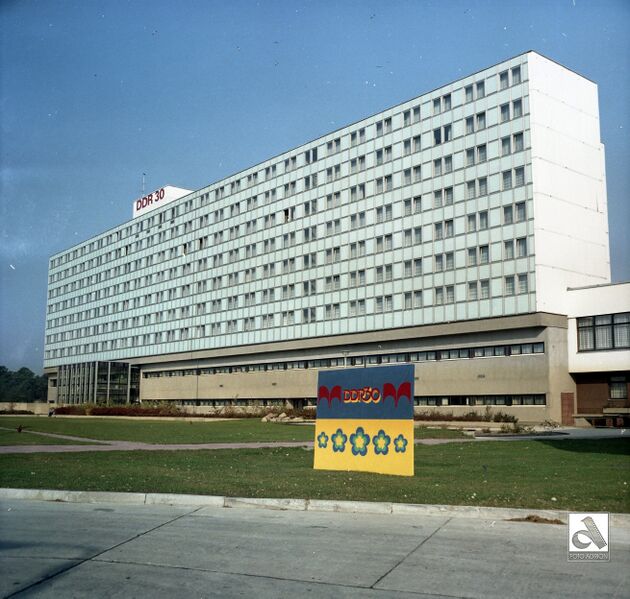 Datei:Zinnowitz Adrion Roter Oktober 1979.jpg