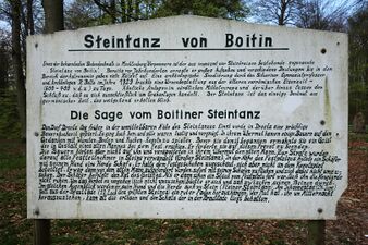 Hünengräber Boitin Großer Steinkreis 4.jpg