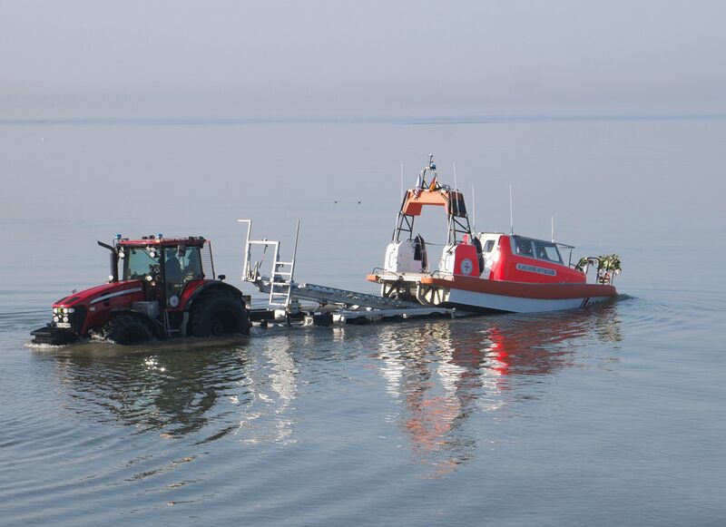 Datei:Zinnowitz-Seenotretter neues Boot-2025-2.jpg