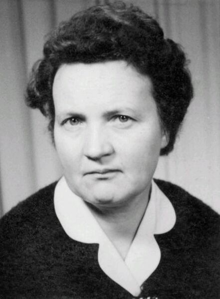 Datei:Zinnowitz-Lehrer-Hegelow, Ilse.jpg