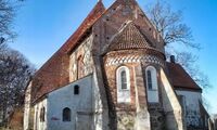 Altenkirchen (Rügen) Kirche 1.jpg