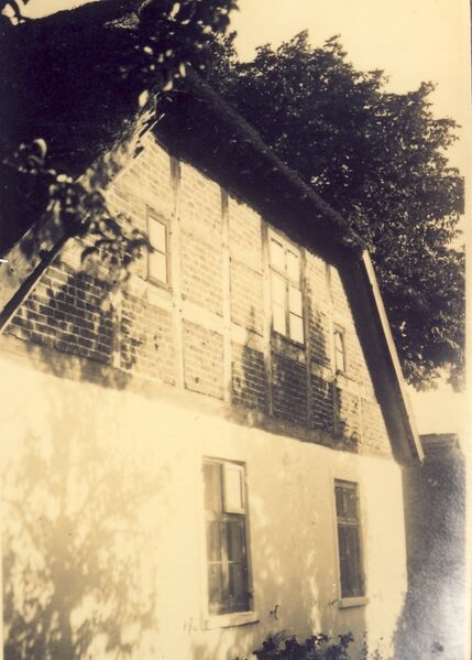Datei:Dorfstr 12 west Wohnhaus.jpg