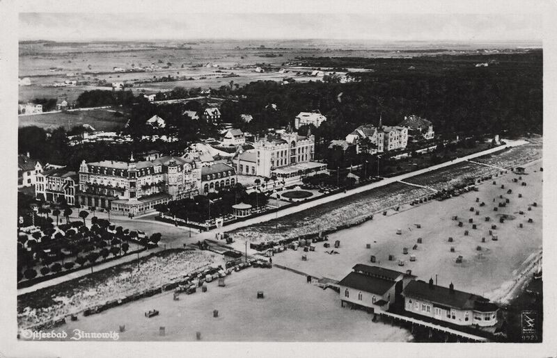 Datei:Zinnowitz AK013 Luftaufnahme 1942.jpg