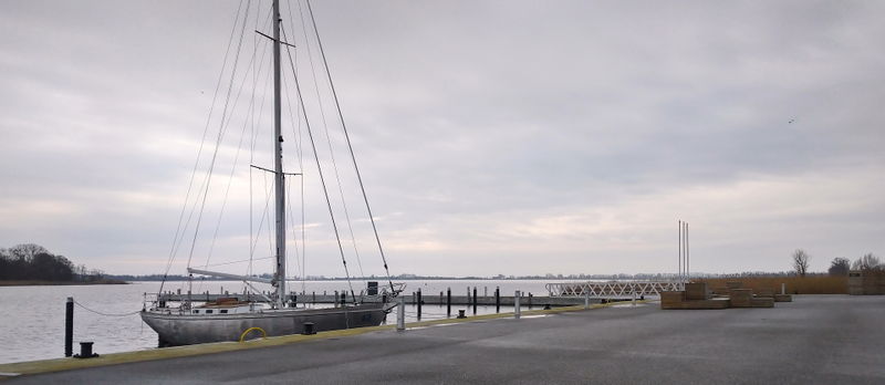 Datei:Stadt Usedom Hafen Boot.jpg