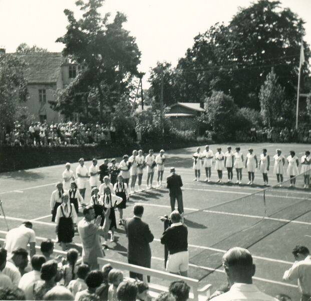 Datei:Zinnowitz-Tennis 1955-von Olaf Carnin-8.jpg