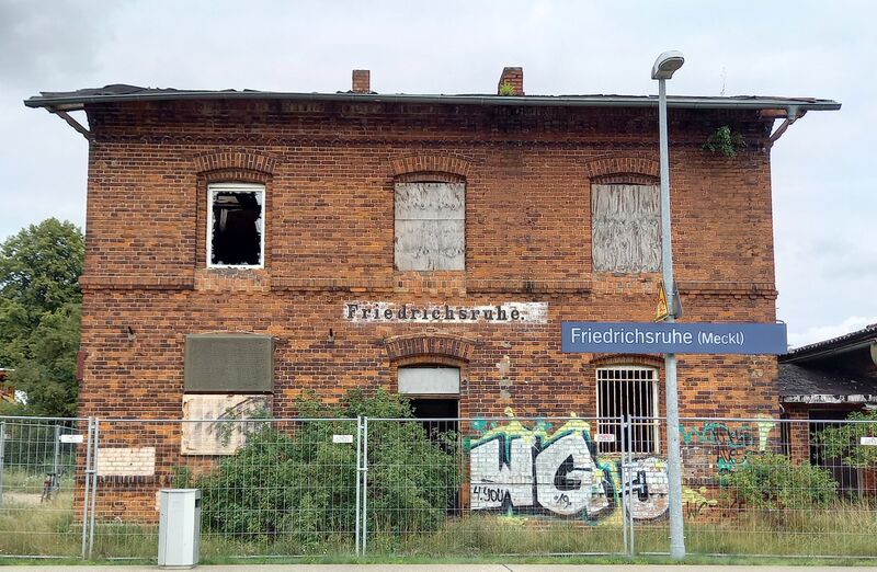 Datei:Friedrichsruhe Bahnhof23.jpg