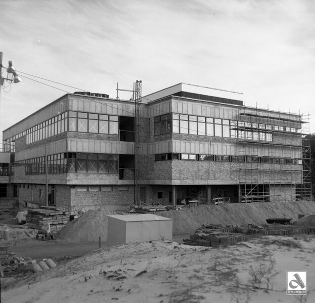 Datei:Zinnowitz Roter Oktober Restaurant 1976.jpg