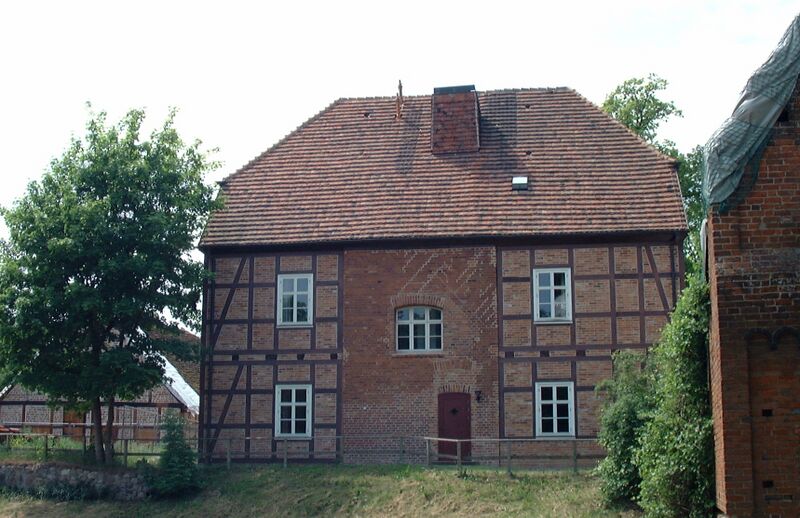 Datei:Burg Stargard-74 (2003).jpg