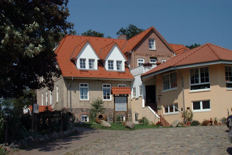 Datei:Groß Breesen-KA Dobbertin 946 (2002).jpg