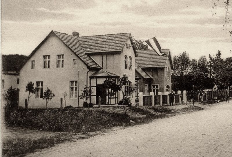 Datei:Zempin-an der B111 um 1915.jpg