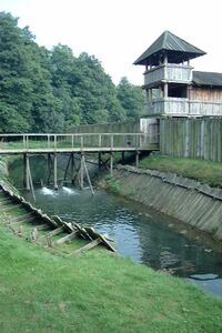 Groß Raden-Archäologisches Freilichtmuseum 08 (2002).jpg