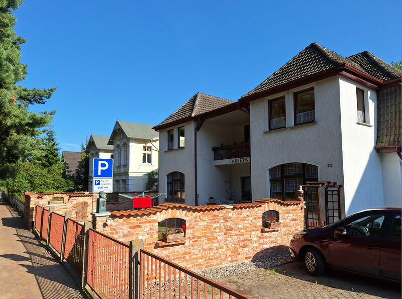 Datei:Zempin-östliche Waldstraße 2024.jpg