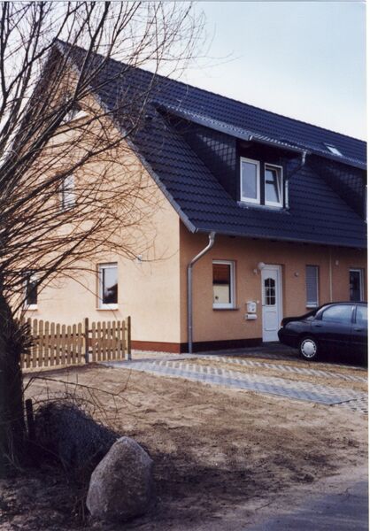 Datei:2003 Reihenhaus Süd.jpg