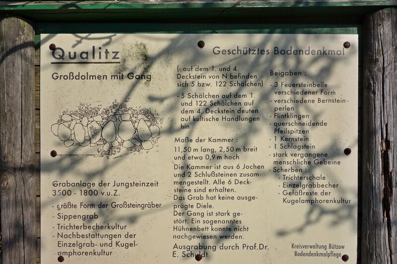 Datei:Hünengräber Qualitz 2.jpg