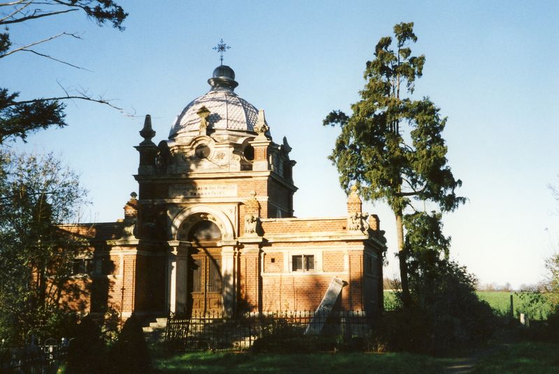 Datei:Mausoleum.jpg