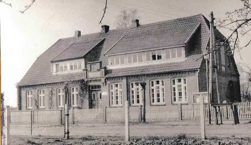 Datei:Schule Schwanheide.jpg