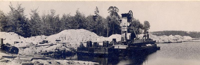 Datei:Torfbrücke Kanal Nordseite.jpg
