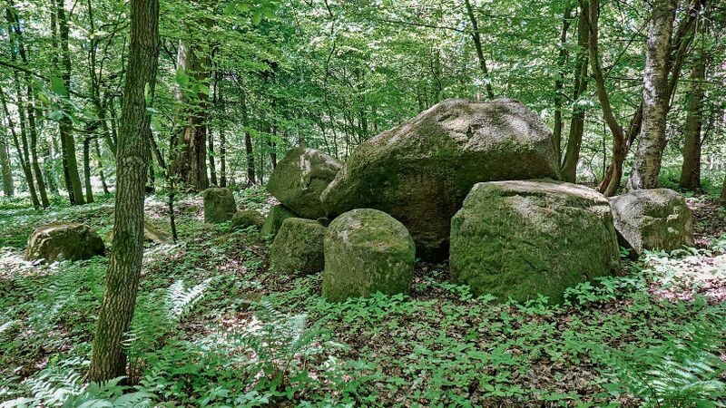 Datei:Hünengräber Poggendorf 4 4.jpg