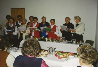 Weihnachtsfeier 1999 Gemeinderaum.jpg