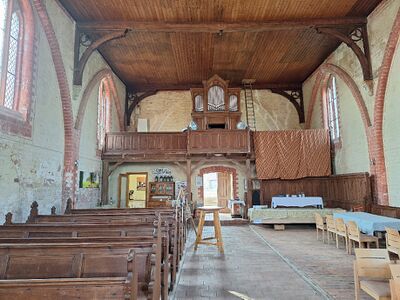 Blick zur Orgelempore