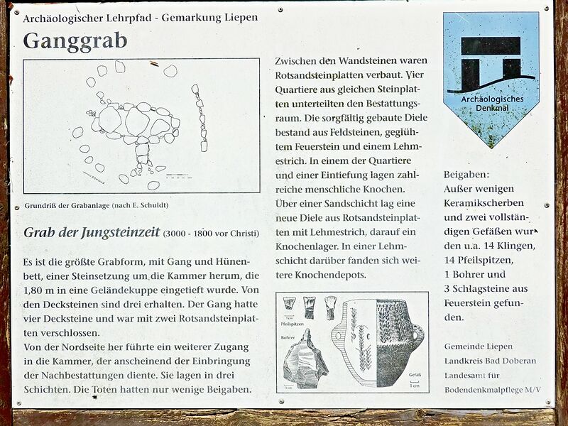 Datei:Hünengräber Liepen 7,8 12.jpg